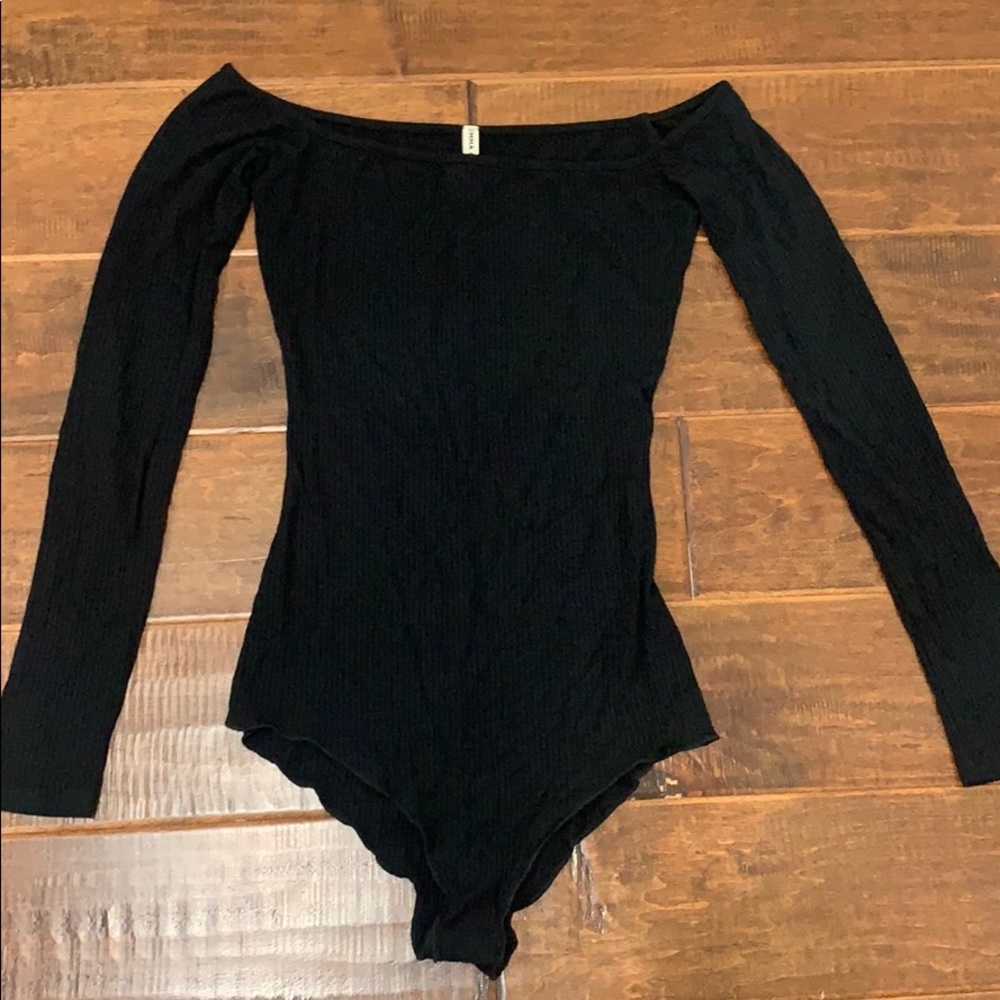 Off the Shoulder Bodysuit - Picture 2 of 6